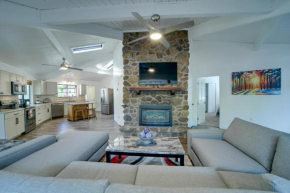 Cozy Munds Park Retreat Hike, Golf and Fish!